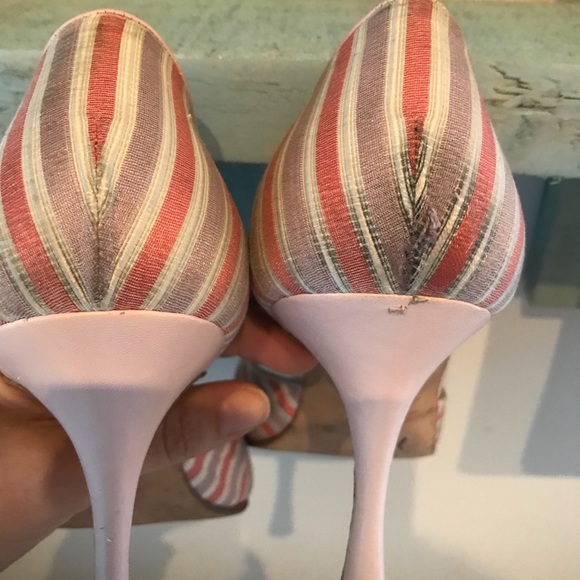 Autographed Manolo Blahnik Heels - Picture 4 of 8